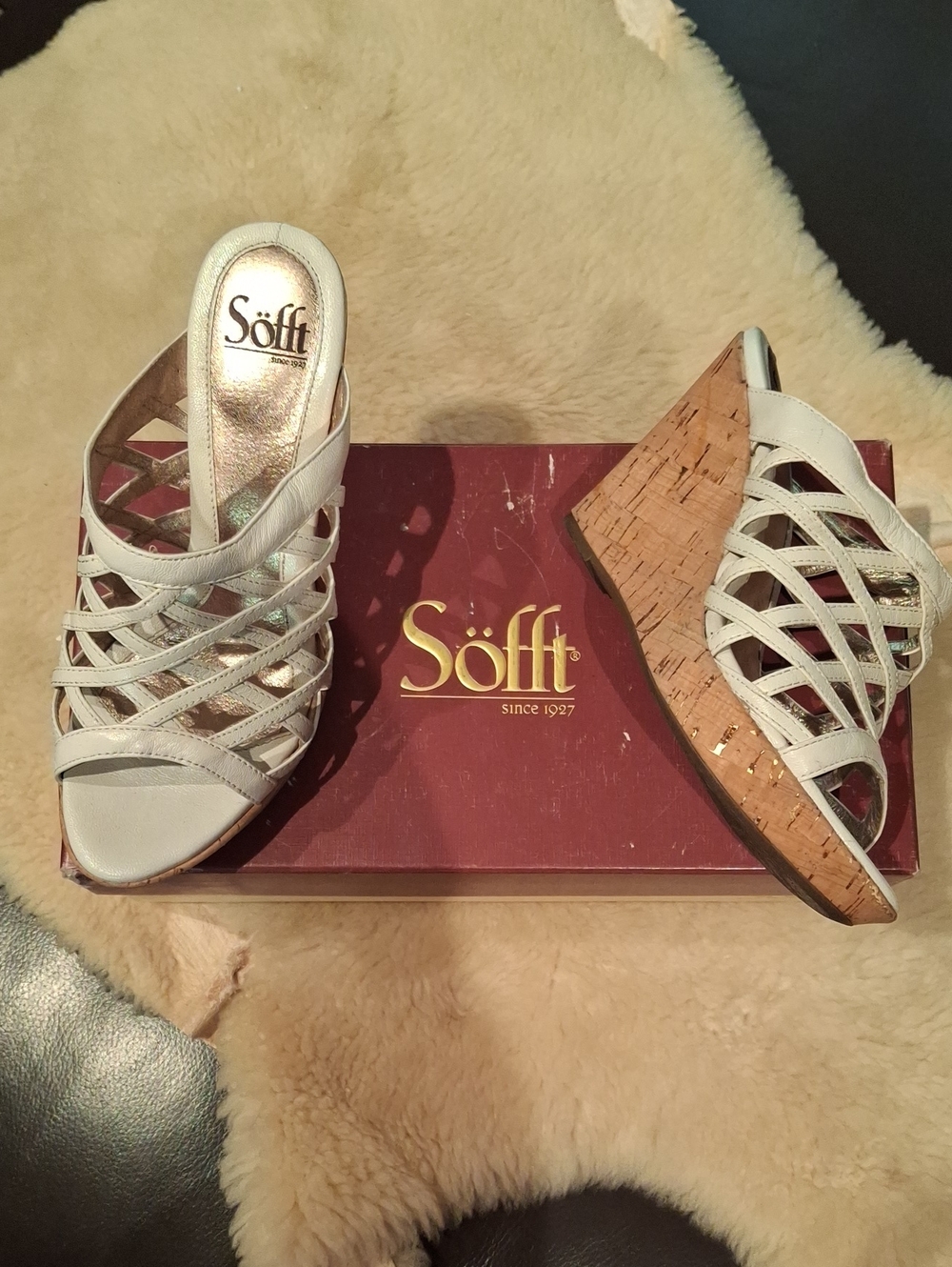 SOFFT White Leather Wedge Sandals